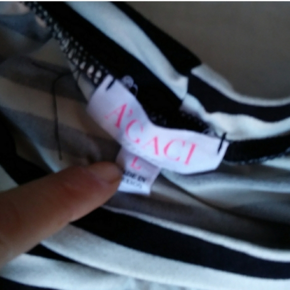 🦋5/$10🦋 BLACK WHITE STRIPED SHIRT LARGE - Picture 3 of 5